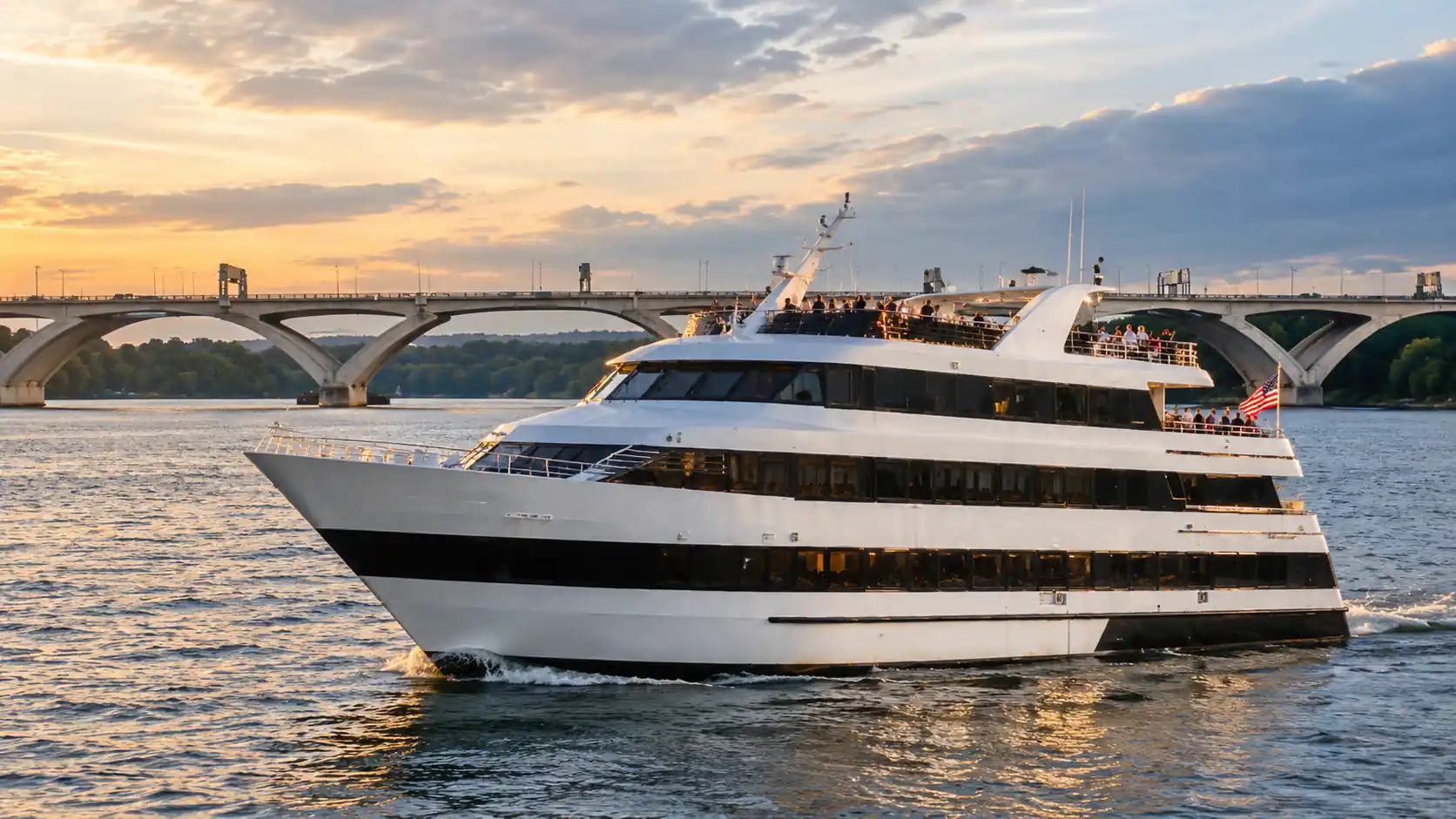 Washington DC scenic lunch cruise yacht sailing on the Potomac River